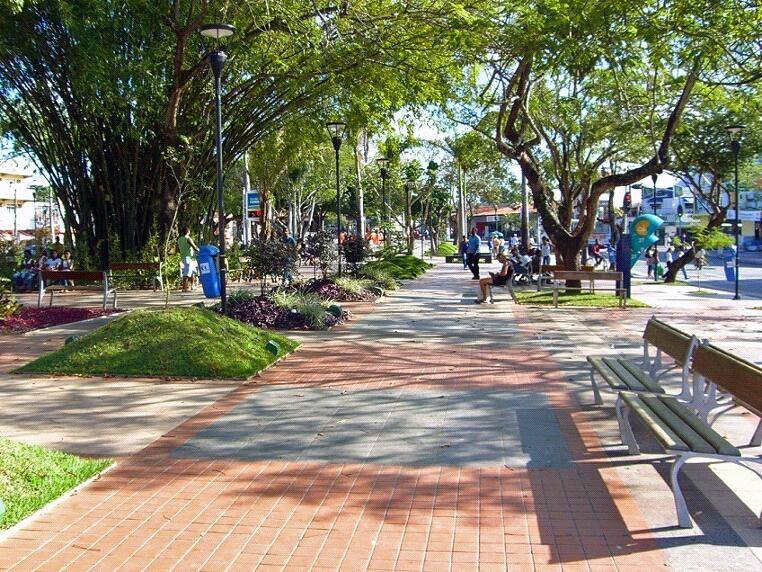 Praça Abrantes. Camaçari, Brasil. 2007