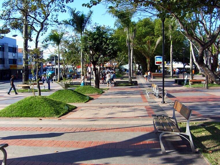 Praça Abrantes. Camaçari, Brasil. 2007