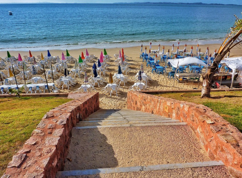 Urbanístico e Restauro em Ponta de N.Sª de Guadalupe. Ilha dos Frades, Brasil. 2010